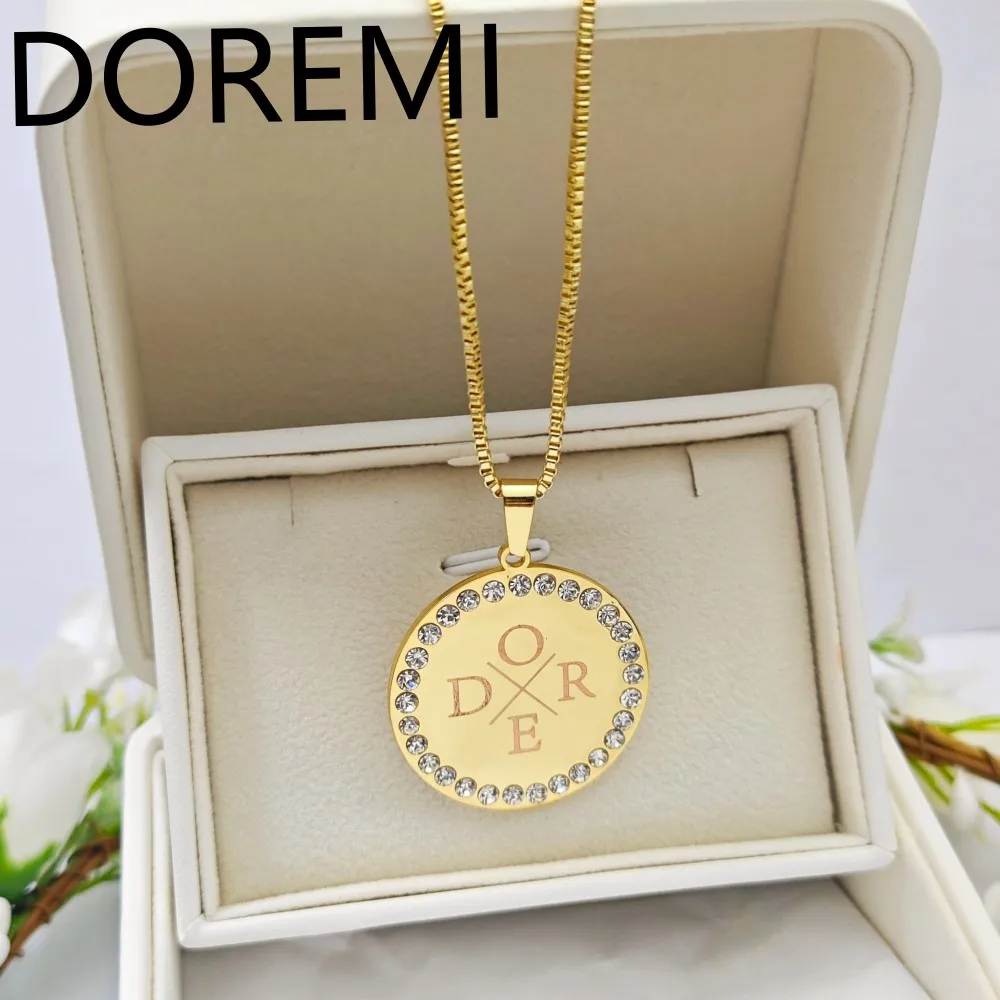 

DOREMI Customized GIft Jewelry Design Necklace Choker Personalized Engrave Letters Round Pendant Necklace