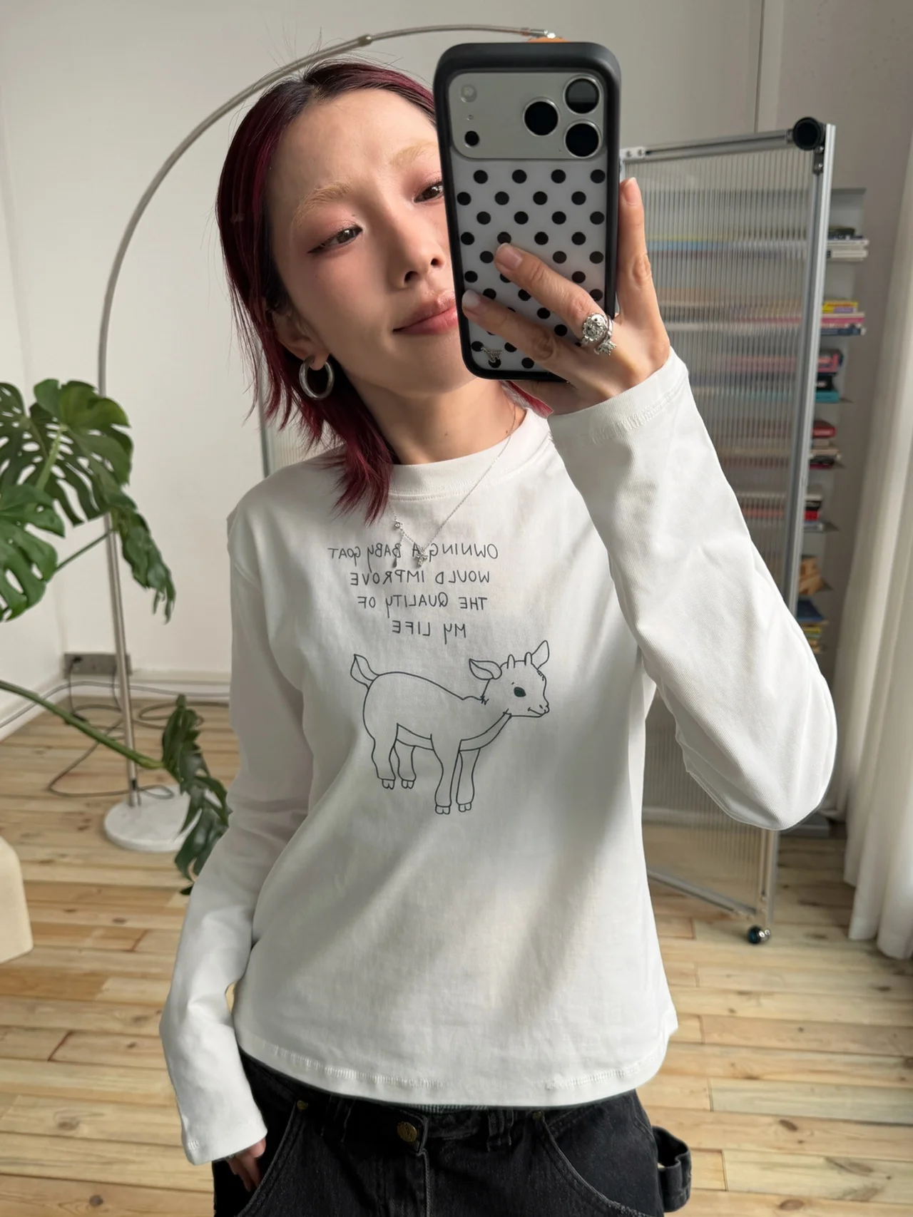 Camiseta Feminina MBBBT Original com Estampa de Ovelha em Desenho Animado, Manga Longa, Gola Redonda, Ajuste Slim, Estilo Casual, Top de Algodão Versátil para Camada Base