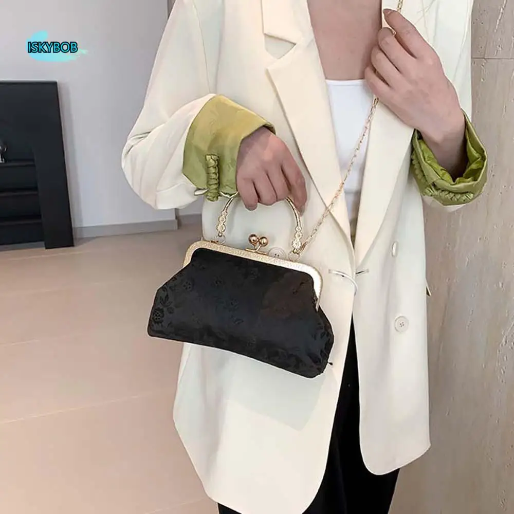 

Clasp Frame Embroidery Chinese Style Handbag Purse Large Capacity Hanfu Shell Handbag Polyester Nylon Ladies Clutch Bag Ceremony