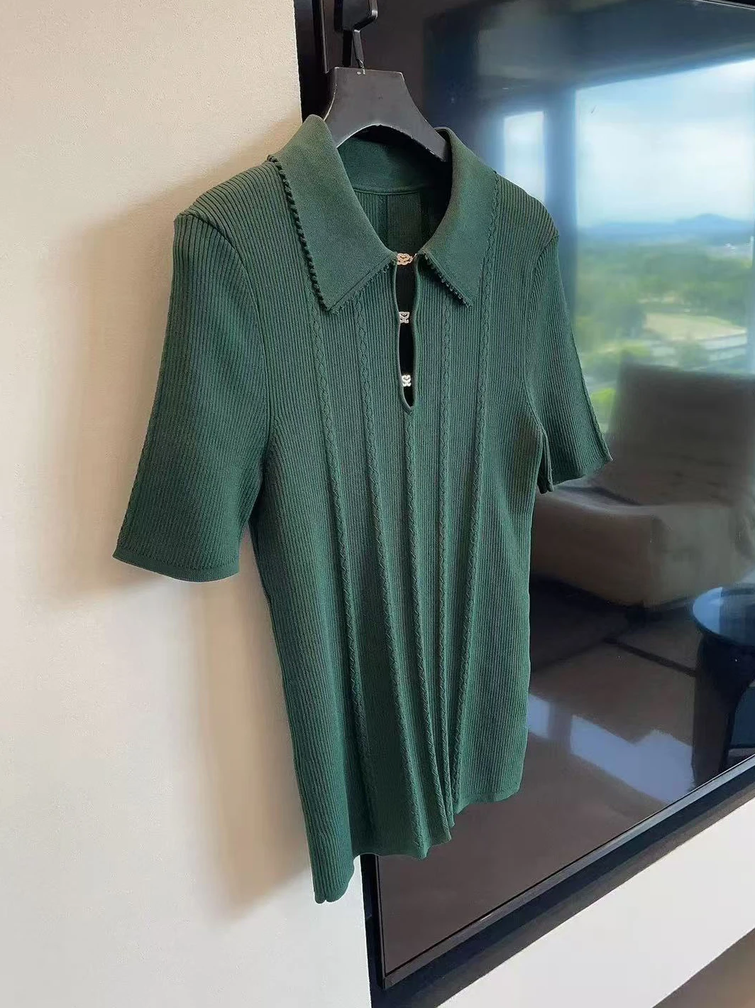 

Early Autumn New Fashion Stretch Metal Chain Buckle Hollow Out Knit Pullover Women Elegant Short Sleeve Slim Twisted Sweater