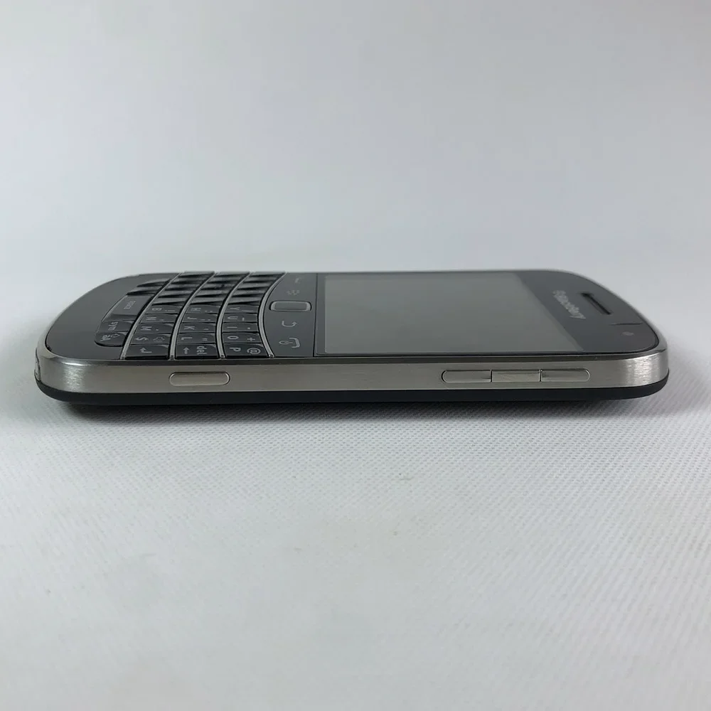 BlackBerry Bold Touch 9900 2.8'' 5MP 8GB ROM 3G BlackBerryOS  QWERTY Original Unlocked Mobile Cell Phone Dakota Magnum CellPhone