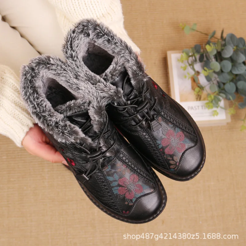 2023 Hot Sales Winter Old Beijing Cloth Women's  Middle-aged and Elderly Casual Shoes Shopping Mother Shoes Boots Women