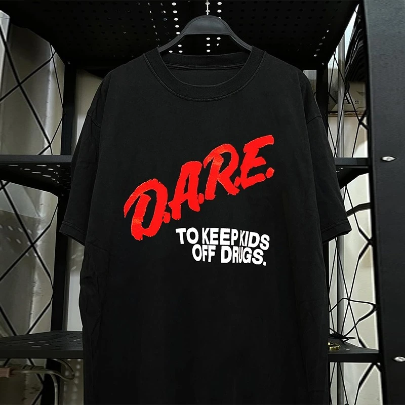 DARE, camiseta de manga corta cómoda para deportes de ocio de verano para hombre con letras impresas de marca a la moda, camiseta con textura Retro americana