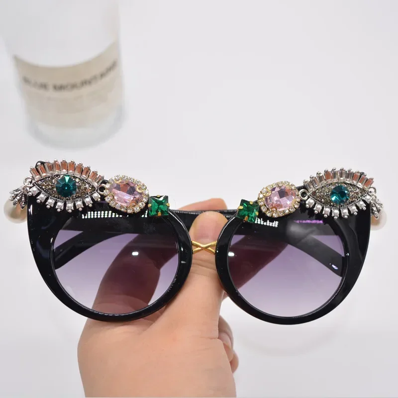 

2024 Latest Diamond Sunglasses Ladies Brand Designer Frameless Rhinestone Ladies Glasses Flower Season Travel Decoration Eyewear