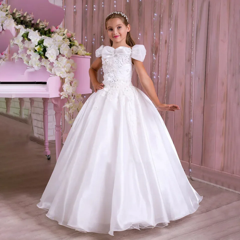 Maßgeschneidertes, herzförmiges, weißes Blumenmädchenkleid in A-Linie für die Hochzeit 2026, bodenlanges Kleid mit Applikationen für Mädchen zur Erstkommunion – Detail 3