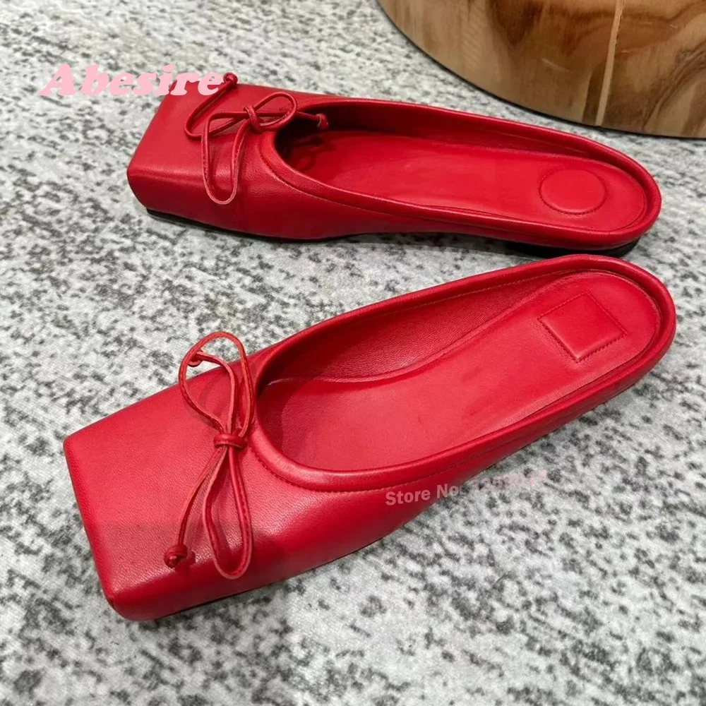 شبشب مسطح أحمر بمقدمة مربعة للنساء ، بغال جلد بعقدة فراشية ، حذاء أنيق أحادي اللون ، فاخر ، مثير ، جديد ، صيفي ،