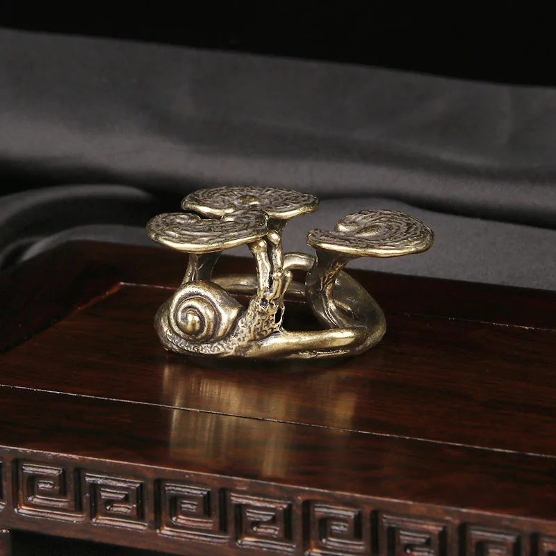 Brass Snail Lingzhi Creative Fragrance Insertion Ornament Nafu Tea Pet Crafts Antique Miscellaneous Small Bronze Ware home decor
