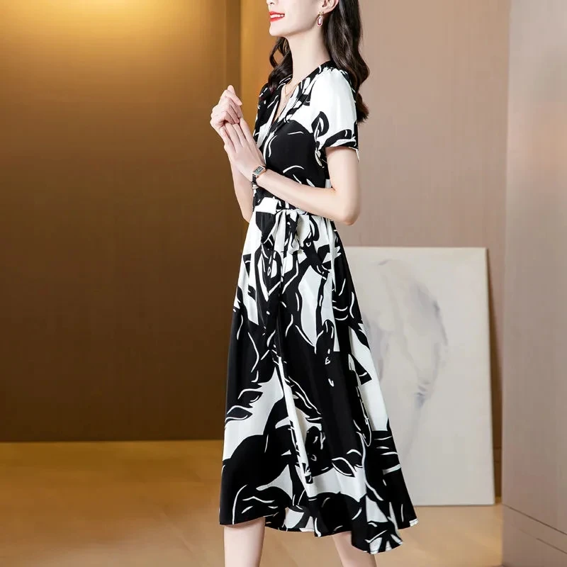 

Chiffon print dress women's spring and summer 2022 new commuter V-neck high-end luxury floral print mid-length thin A-line skirt