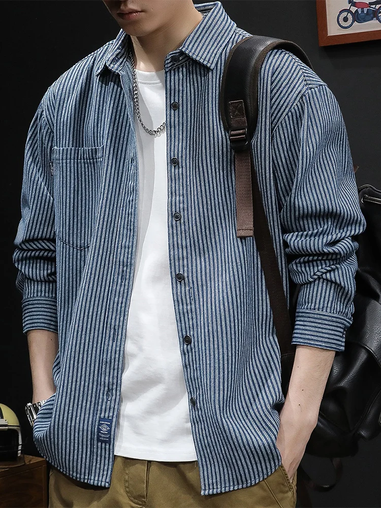 

Полосатая повседневная рубашка с длинными рукавами в американском стиле, мужская свободная верхняя одежда, модная джинсовая рубашка на весну и осень, популярная среди молодежи, на все сезоны