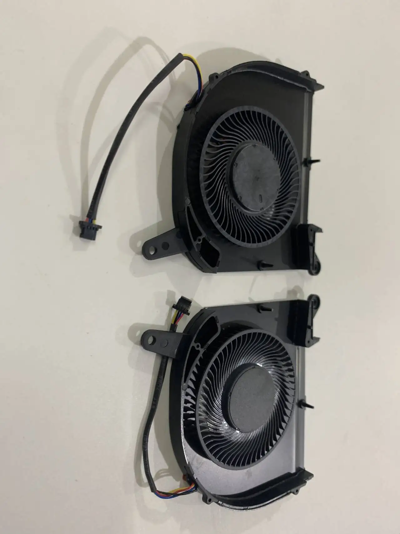 

Laptop CPU+GPU Cooling Fan for Gigabyte Aero 15 OLED SA 17 HDR XA RP75XA RP77XA 12V