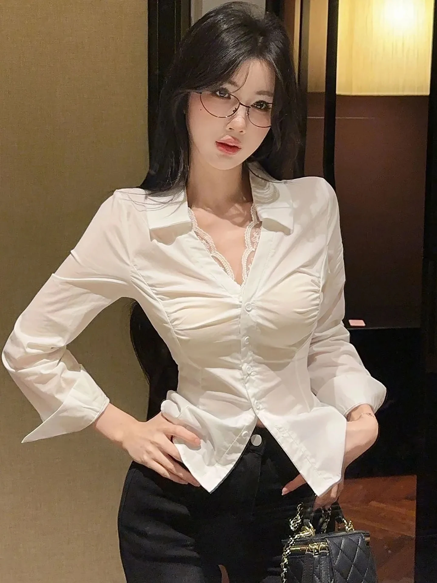 

Белая профессиональная женская блузка приталенного кроя с кружевной отделкой и вставками, премиум-класса, весна 2026, новый стиль, повседневная одежда