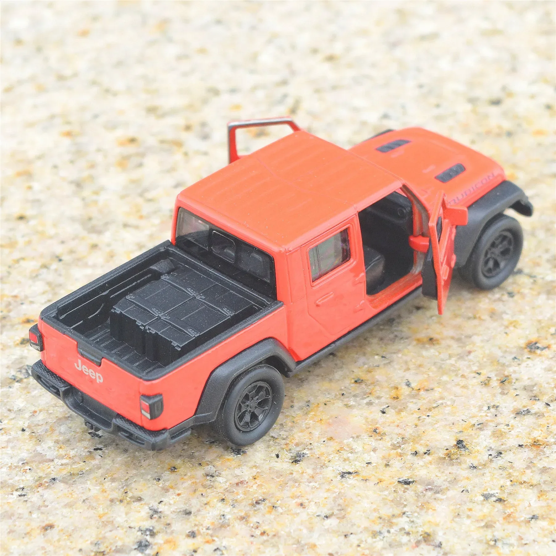 WELLY 1:36 2020 Jeep Gladiator Alloy Car Model Simulation Diecast Metal Toy Off-road Vehicles Car Model Collection Children Gift