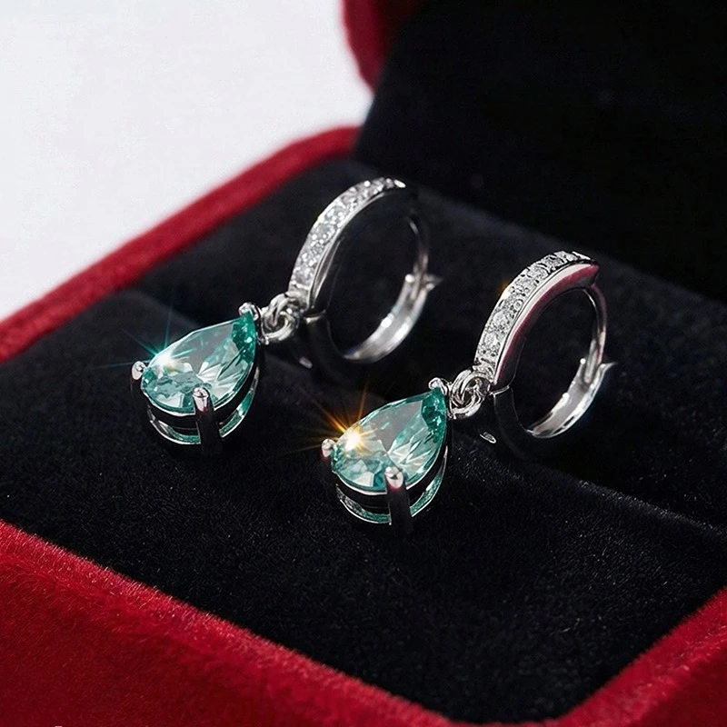 

1 Pair 0.5Carat Blue-green Drop-shaped Synthetic Moissanite Drop Earrings. with An Elegant and Luxurious Design.