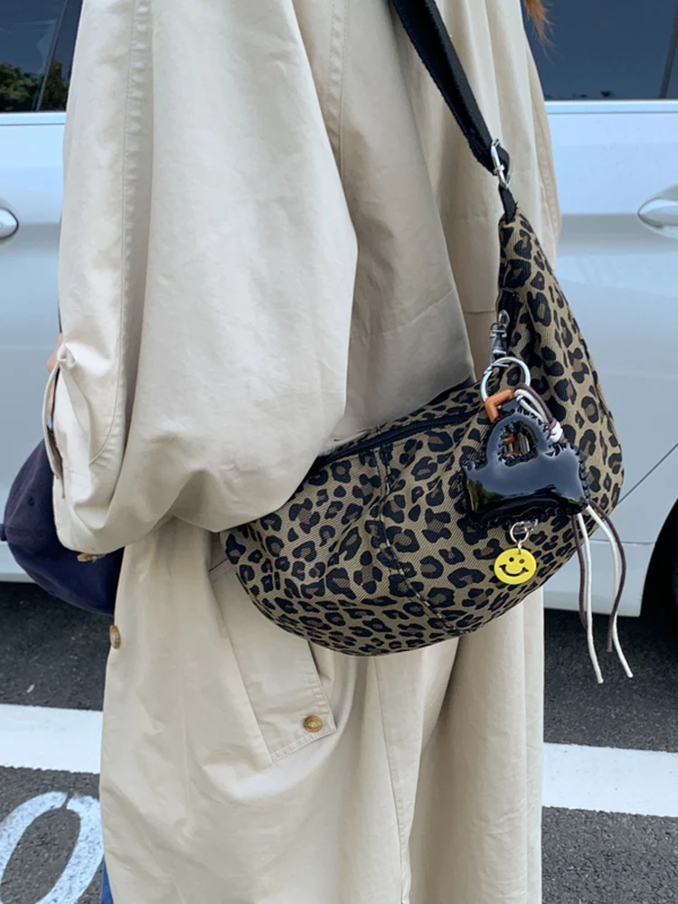bolsa-de-tecido-com-estampa-de-leopardo-estilo-coreano-bolsa-de-ombro-Unico-feminina-bolsa-leve-para-o-dia-a-dia-nova-cheg