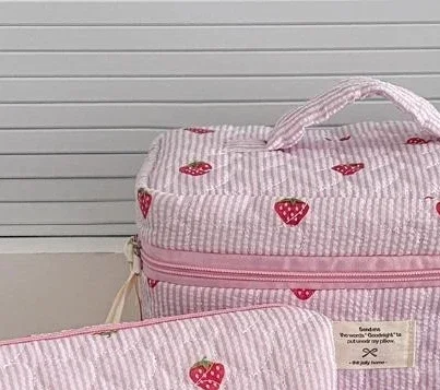 Pink Strawberry Women Cosmetic Quilted Bag Portable Travel Organizer Toiletry Makeup Storage Pouch Handbag Ladies Zipper Bag