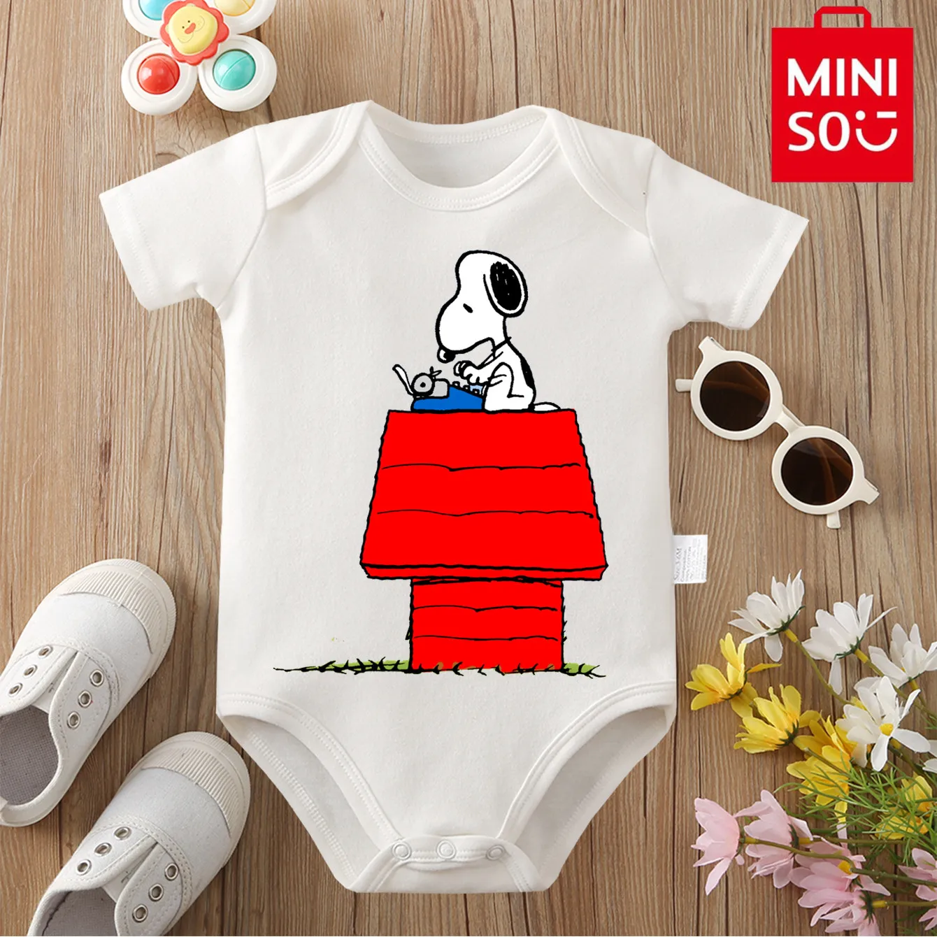

Pure Cotton MINISO&SNOOPY Cloths Cute Exquisite Print Onesie Bodysuit for Baby Comfortable Jumpsuit for 0 To 12 Months Newborn