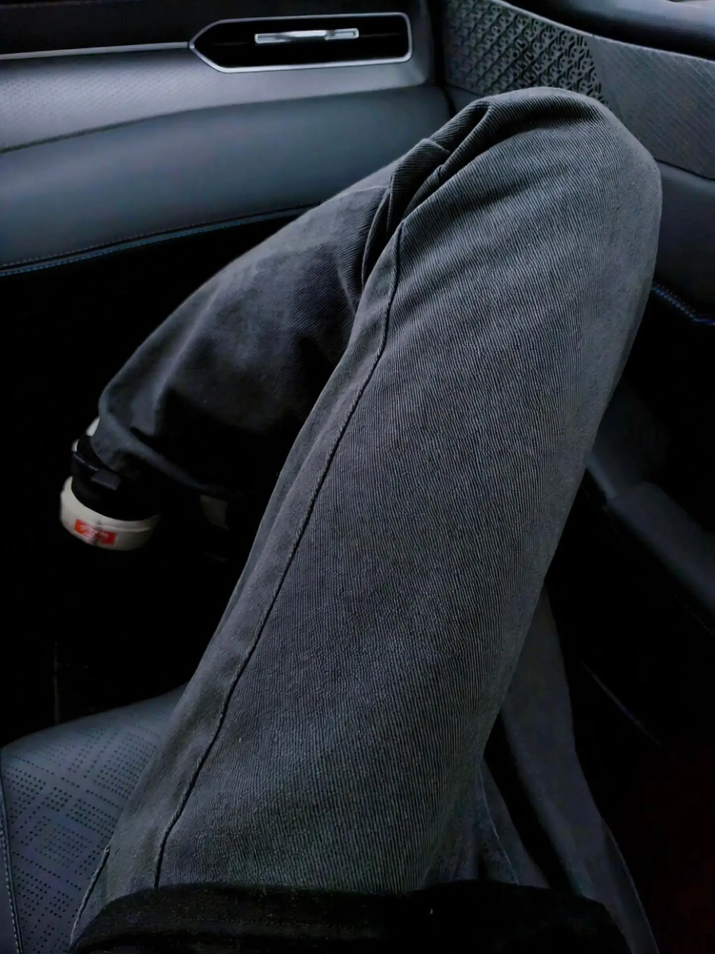 

Мужские джинсы Slim Straight Knife Denim в стиле High Street Vibe, модные свободные длинные брюки для молодежи, весенняя коллекция