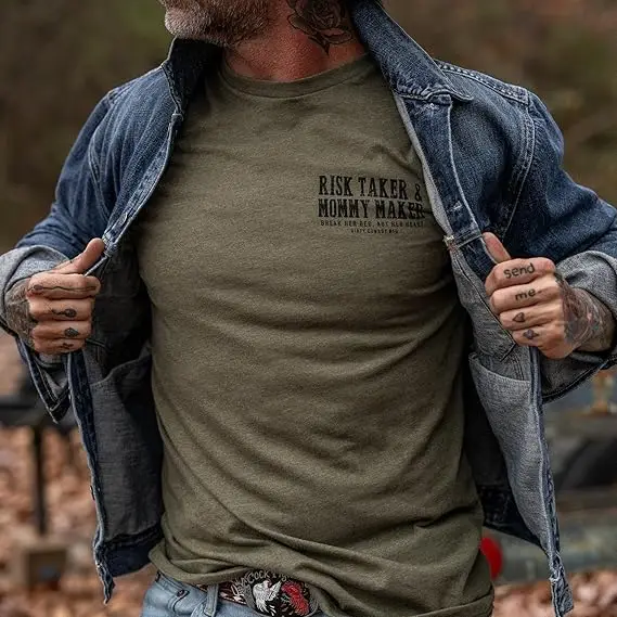 Herren Grafik-T-Shirt | Risikoantnehmer, Mutter-der-Zweite-Generation | Sportliche Passform, Tagless Comfort Saying Tee, Neuheitsgeschenk für den Ehemann, Y2k Streetwear – Detail 6