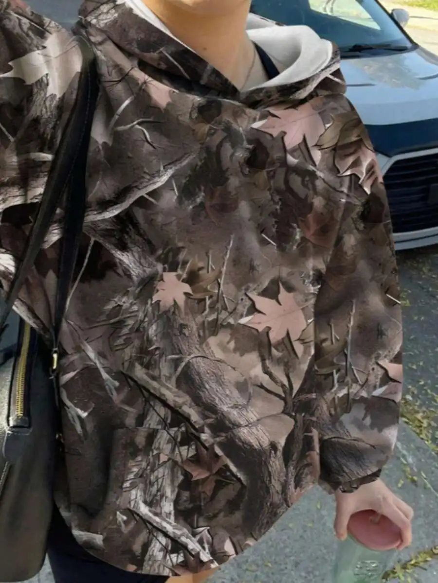 

Oversized Fleece-Lined Camo Hoodie with Leaf & Bark Print, Relaxed Fit, Kangaroo Pocket