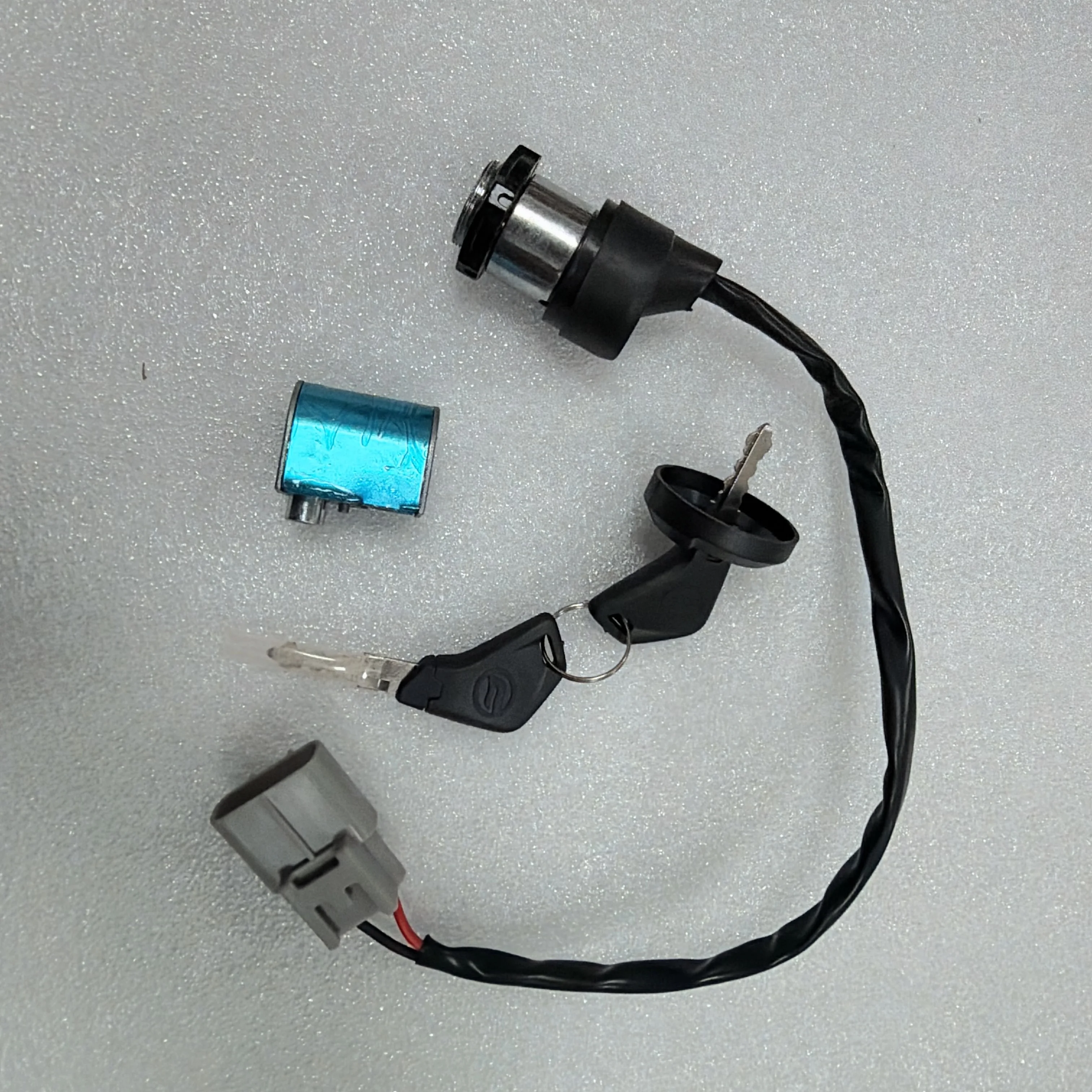 Original genuine 3-pin 2-wire 2-lock door lock part suitable for Chunfeng 600ATR-2L (T3b) 625 600AU-3L 9DWS#-010100-6002
