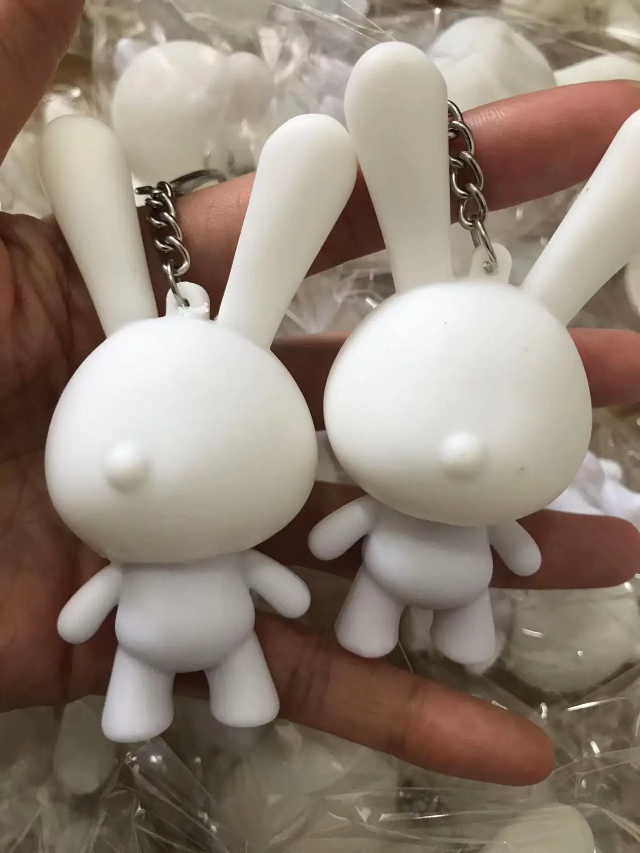 20pcs Dunny Munny Rabbit Pendants DIY Kids Toys for Art Students White Dolls Do it Yourself Vinyl Art Figure Toy Accessories