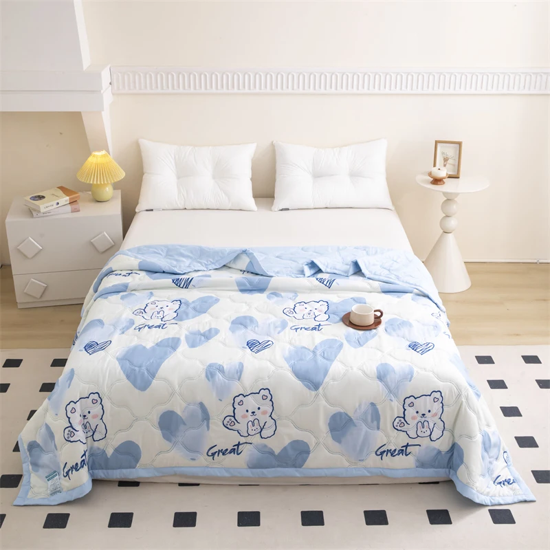 1PC Cute Blue Bear Heart Print Summer Quilt Soft Lightweight Air Conditioning Quilt Washable Cool Feeling Quilted Blanket