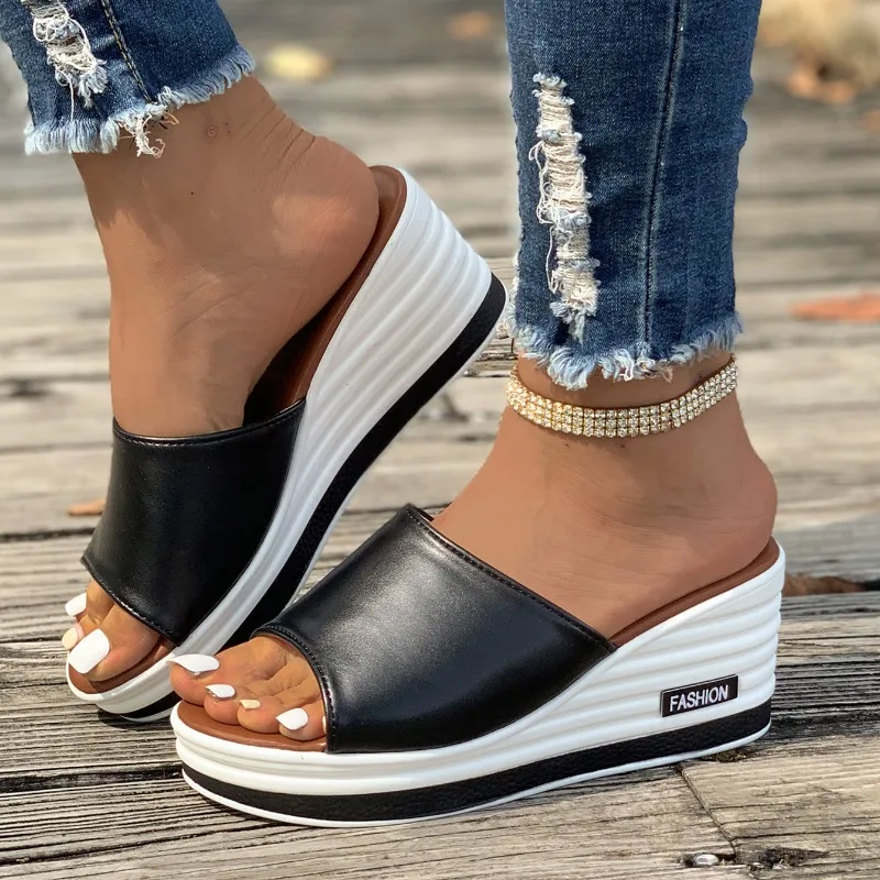 

PU Summer Modern Slippers Outside Low Heel 2026 Hot Sale Ladies Shoes Wedges Solid Shallow Concise Women's Slippers Chinelos