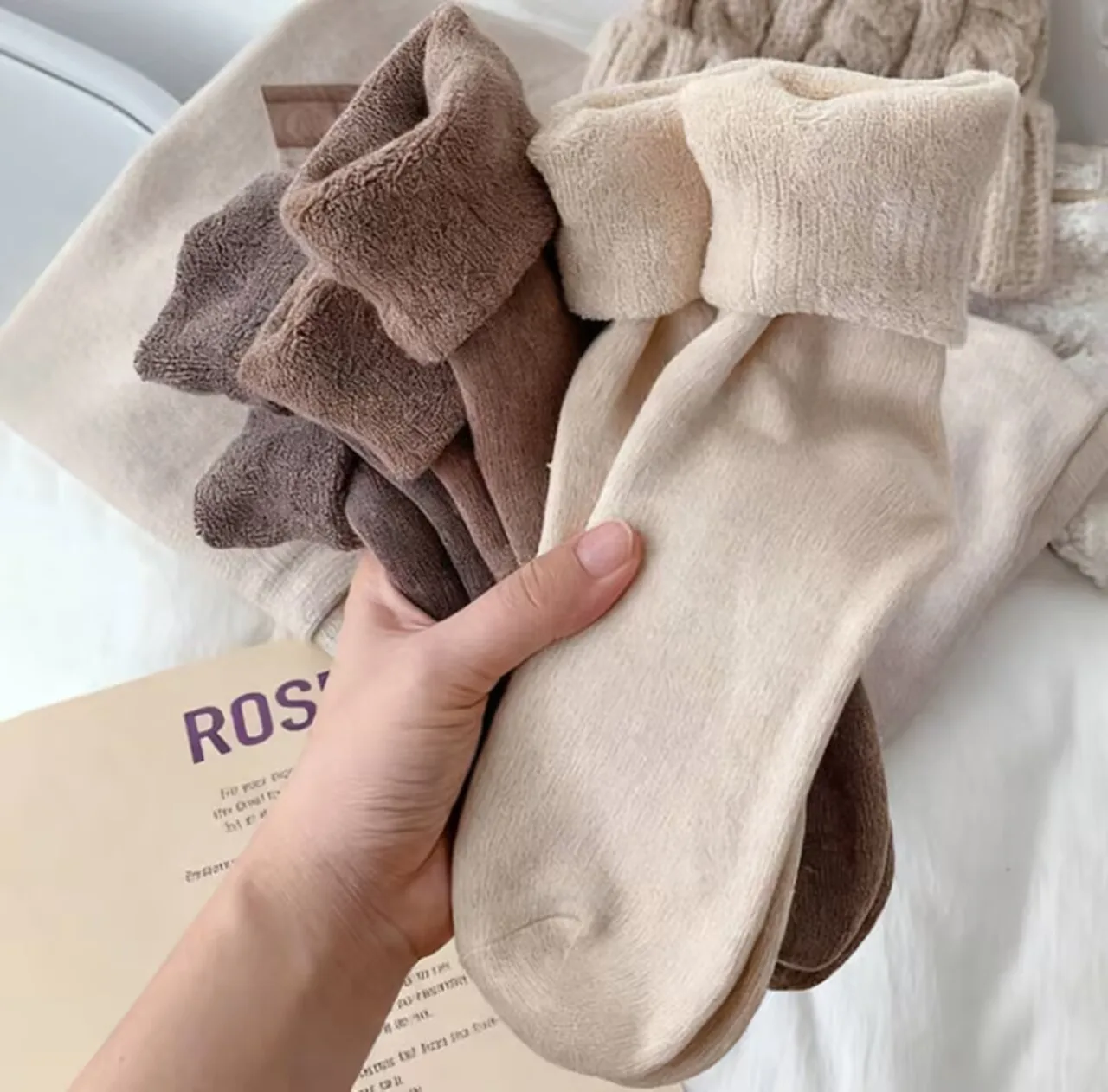

3 Pairs of Winter Warm and Plush Thick Women's Classic Solid Color Mid Tube Socks Soft and Comfortable Home Floor Sleeping Socks