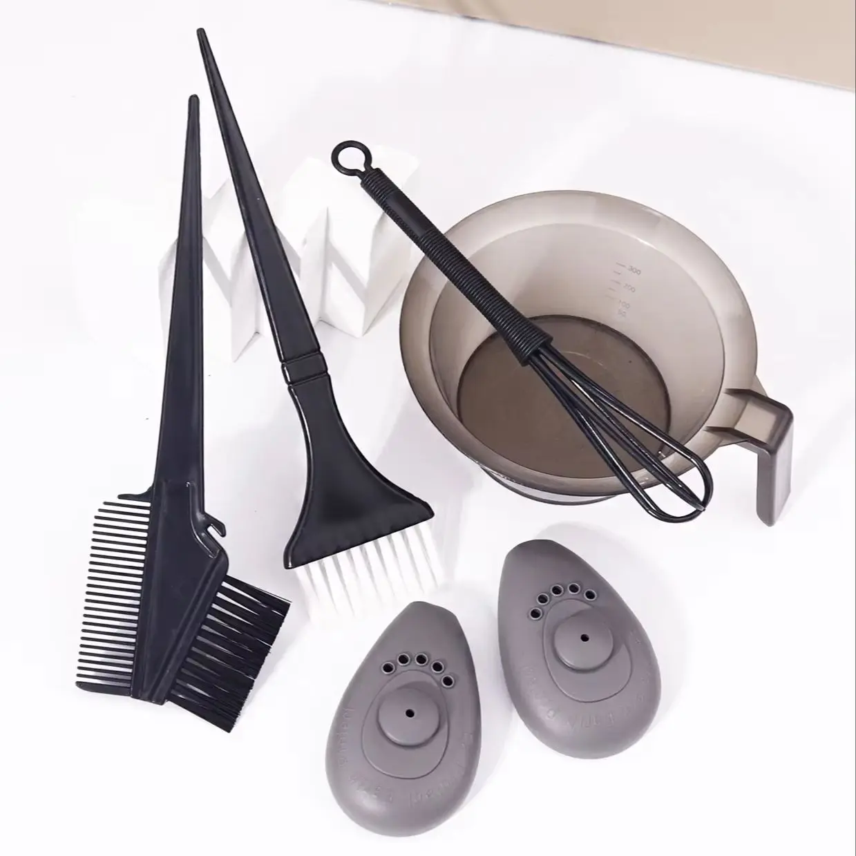 

Набор инструментов для краски для волос из 6 предметов, включая наушники, кисть для краски для волос, чаша для краски для волос и смеситель для краски для волос Специально для настоящих париков из натуральных волос