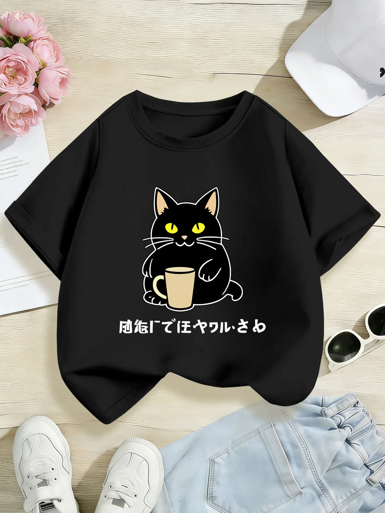 Black Cat Holding Japanese Letter Print Boys Girls Short Sleeve Tee Parent Match Soft Cotton Kids Cute Fashion Casual T Shirts