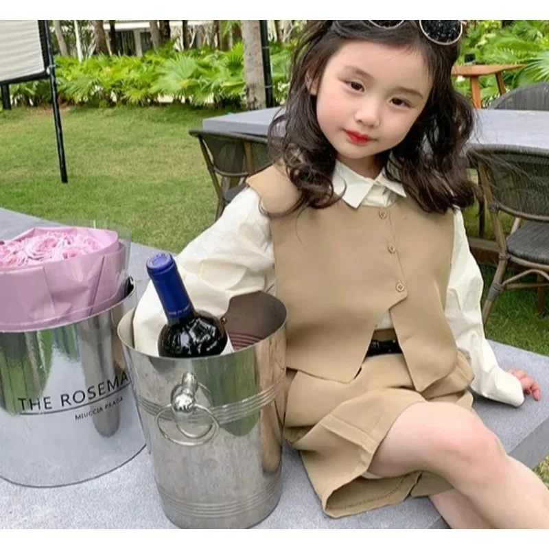 Children\'s Temperament Three Piece Set Spring and Autumn New Cotton Shirt for Baby Girls, Stylish Vest Versatile Shorts Set