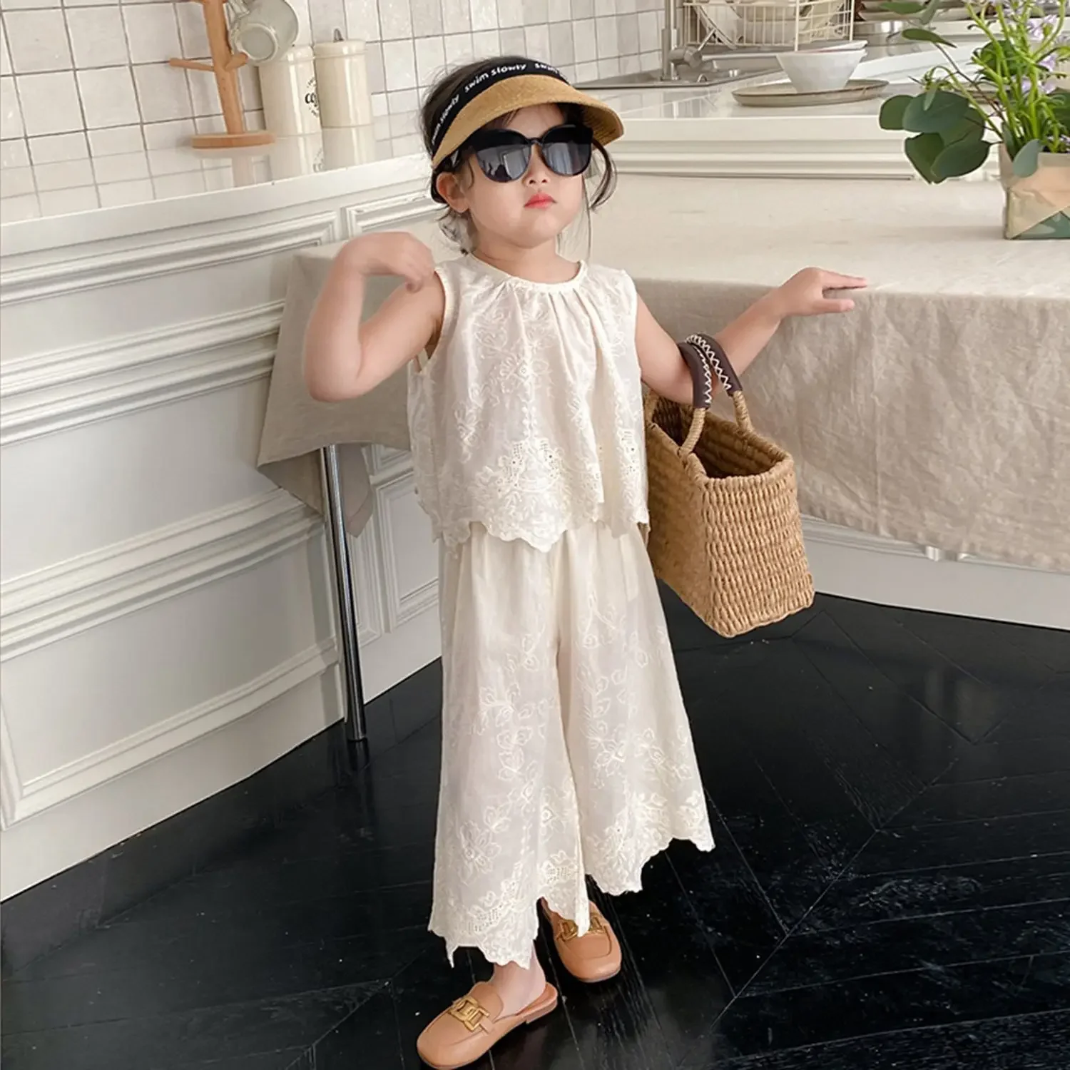 Girls Clothes Suit Girls Lace Top Childrens Wide Leg Pants Set Korean Style Fashion Childrens Clothing 2023 Summer Casual Set