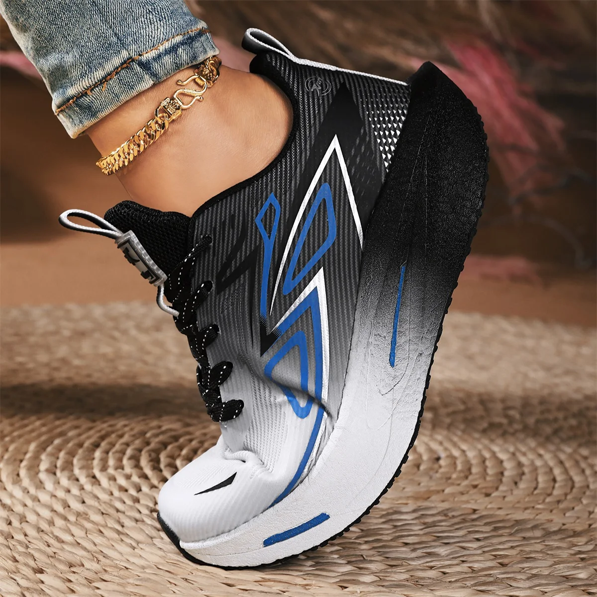 Comfortable and Stylish Running Shoes, Outdoor Sports Shoes, Couple Shoes, Running, Fitness, Leisure, and Casual Walking Shoes.