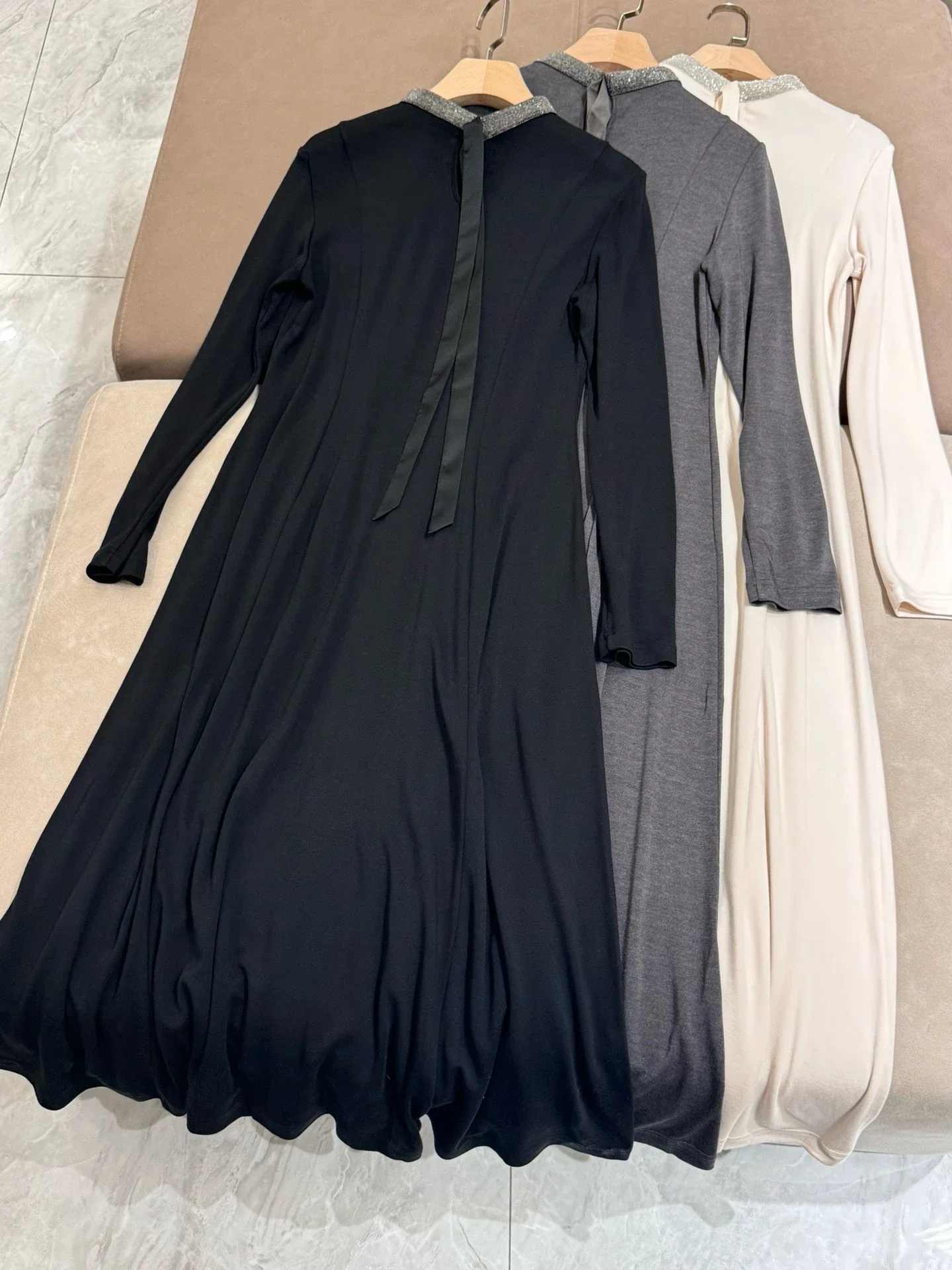 Vestido Midi tejido con decoración de cinta para mujer, cadena de cuentas, cuello redondo, manga larga, cintura alta, bata elegante para mujer