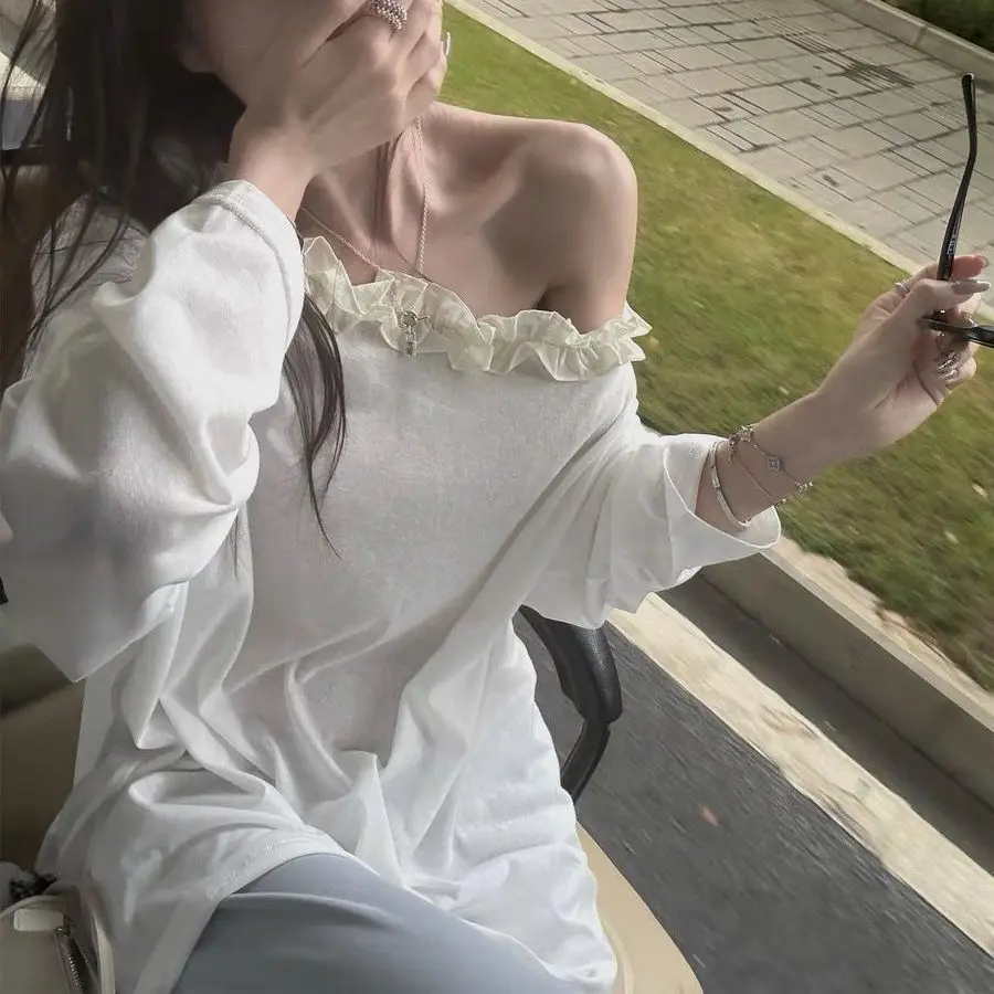

Off-the-shoulder Long-sleeved Sunscreen T-shirt Summer Loose Spliced Lace Diagonal Neck Blouse