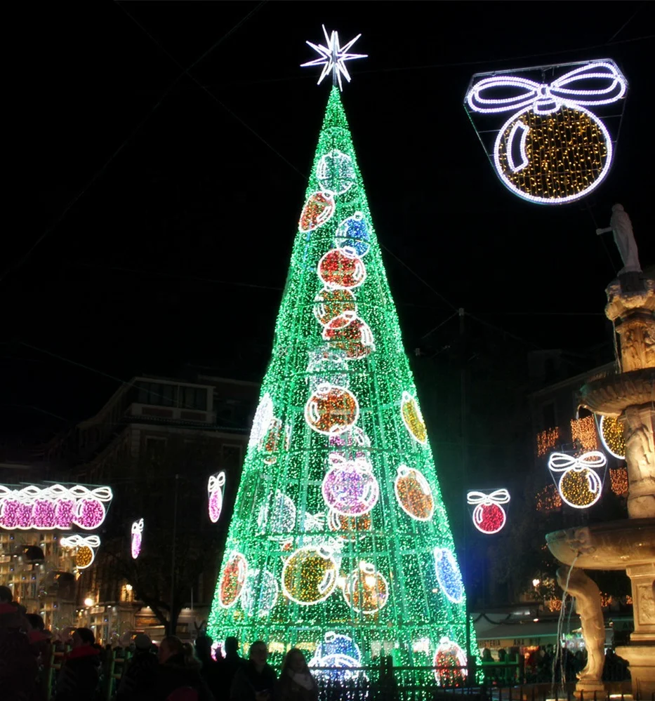 

he-Led Outdoor Giant Christmas Decorative Tree Artificial PVC Christmas Tree for Sale！