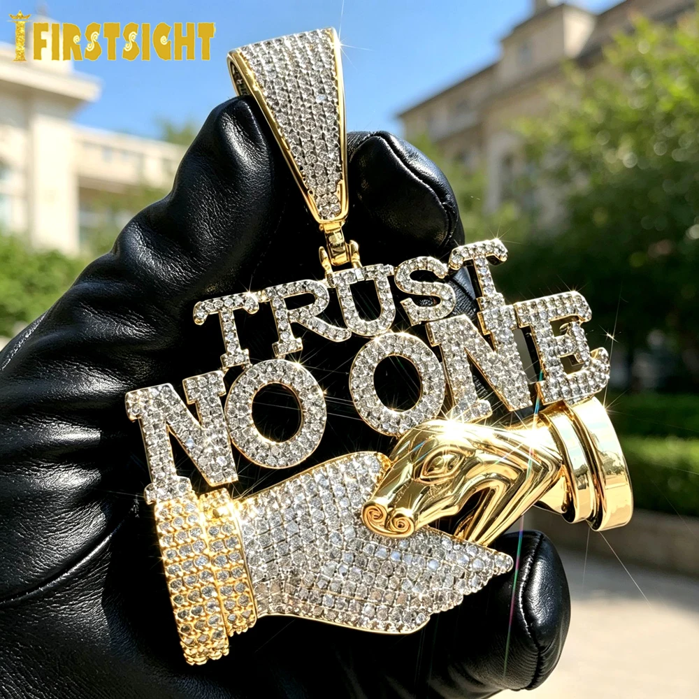 Neue Iced Out Bling Buchstaben Vertrauen Niemand Anhänger Halsketten Zwei Ton Farbe CZ Zirkon Hand Schütteln Charme männer frauen Hip Hop Schmuck