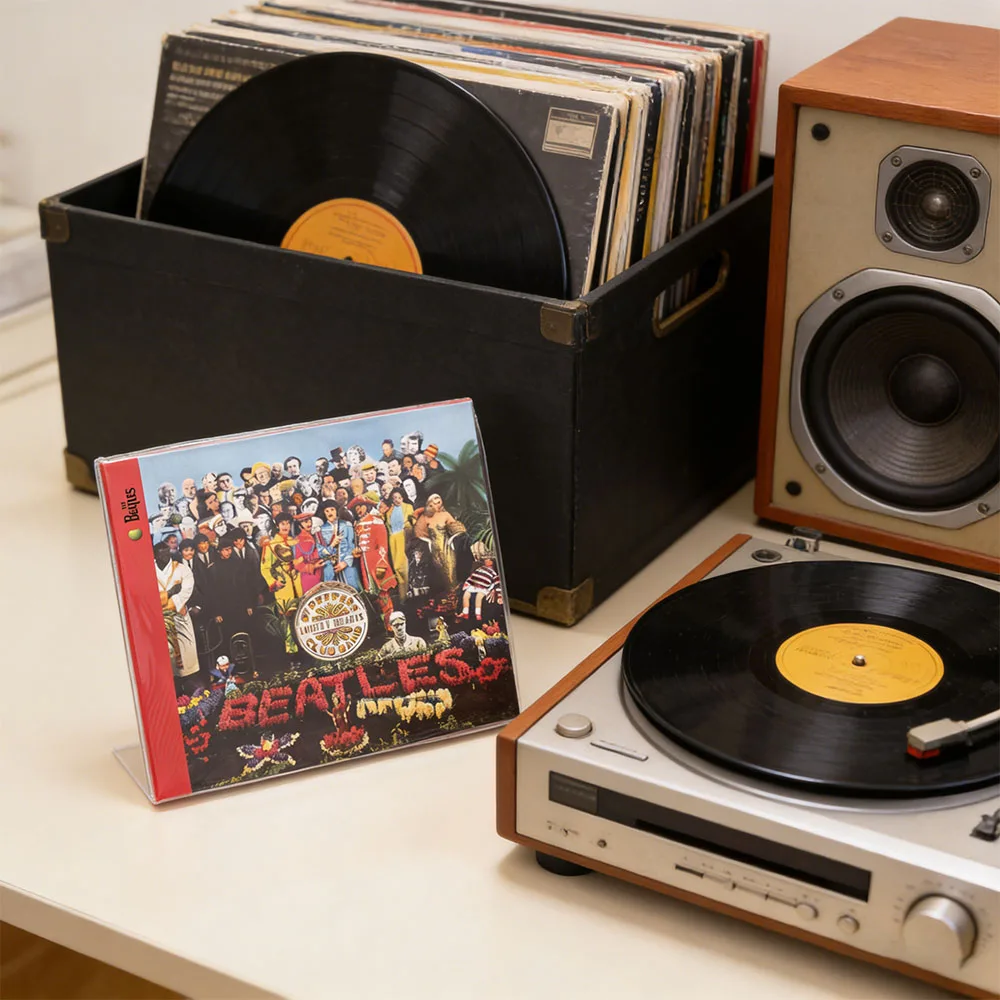 

CD 'Sgt Pepper's Lonely Hearts Club Band' Is The Eighth Studio Album By The British Rock Band The Beatles Released in June 1967