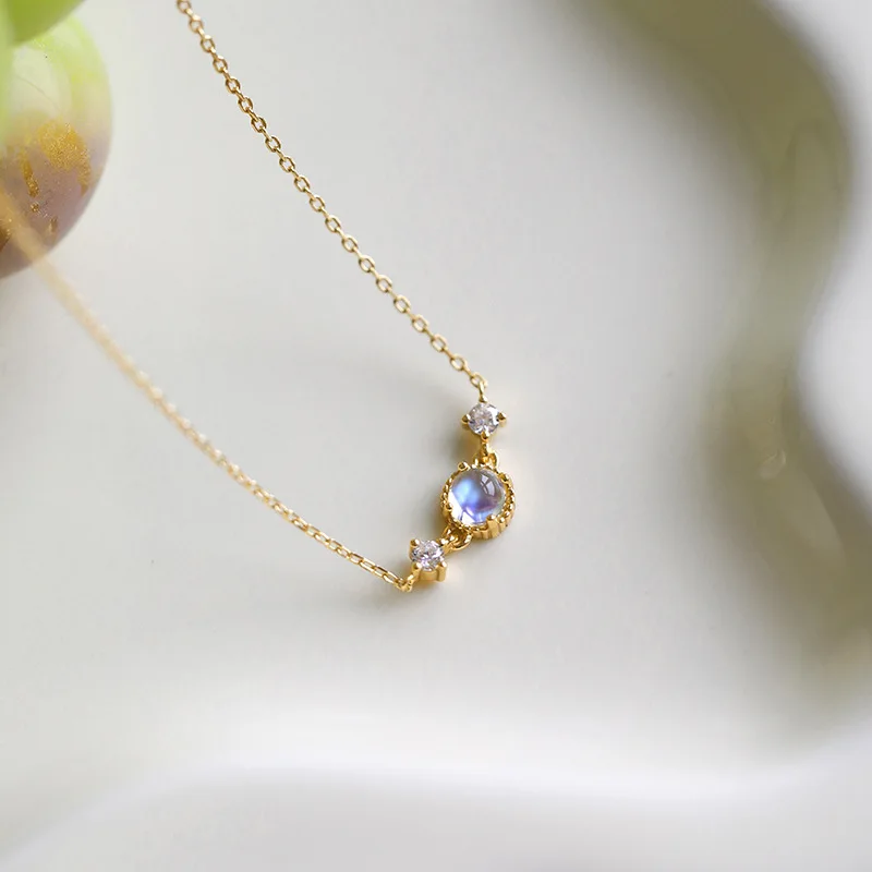 Light luxury fine exquisite collar chain Fresh ice translucent moonstone necklace suitable for daily jewelry gifts