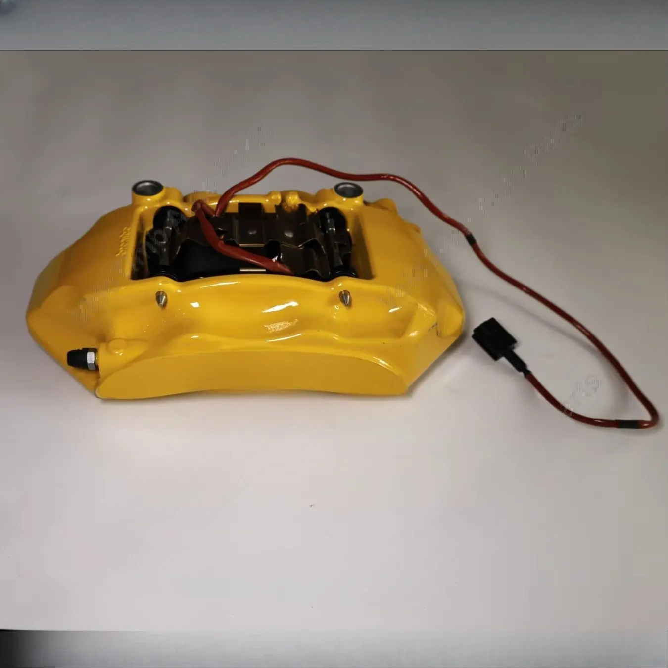 Genuine Original Parts Precision Made Right Rear Brake Caliper Yellow for Portofino California ROMA 829924 863212