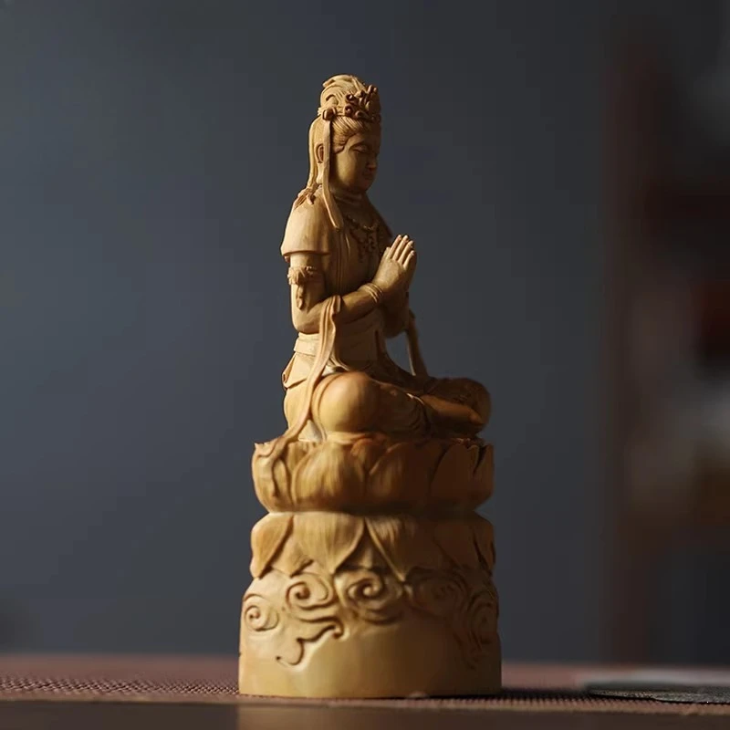 Sandalwood Guanyin ornament milk fragrance is the second fat old material black meat mahogany hand-carved