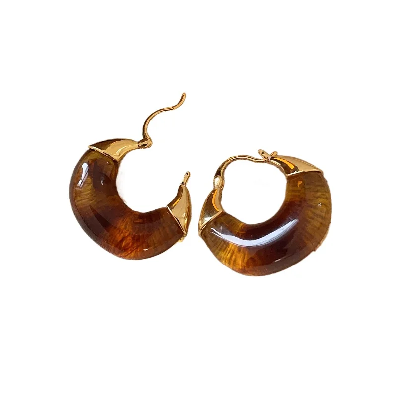 

High-end U-shaped earrings women's amber ear buckles 18K temperament European and American French earrings