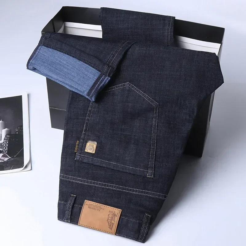 Celana Jeans Pria Musim Semi dan Gugur, Model Lurus, Longgar, Kasual, Stretch, Bahan Sutra Es Musim Panas, Merk Trendi, Celana Panjang, Jeans Pria yang Dicuci