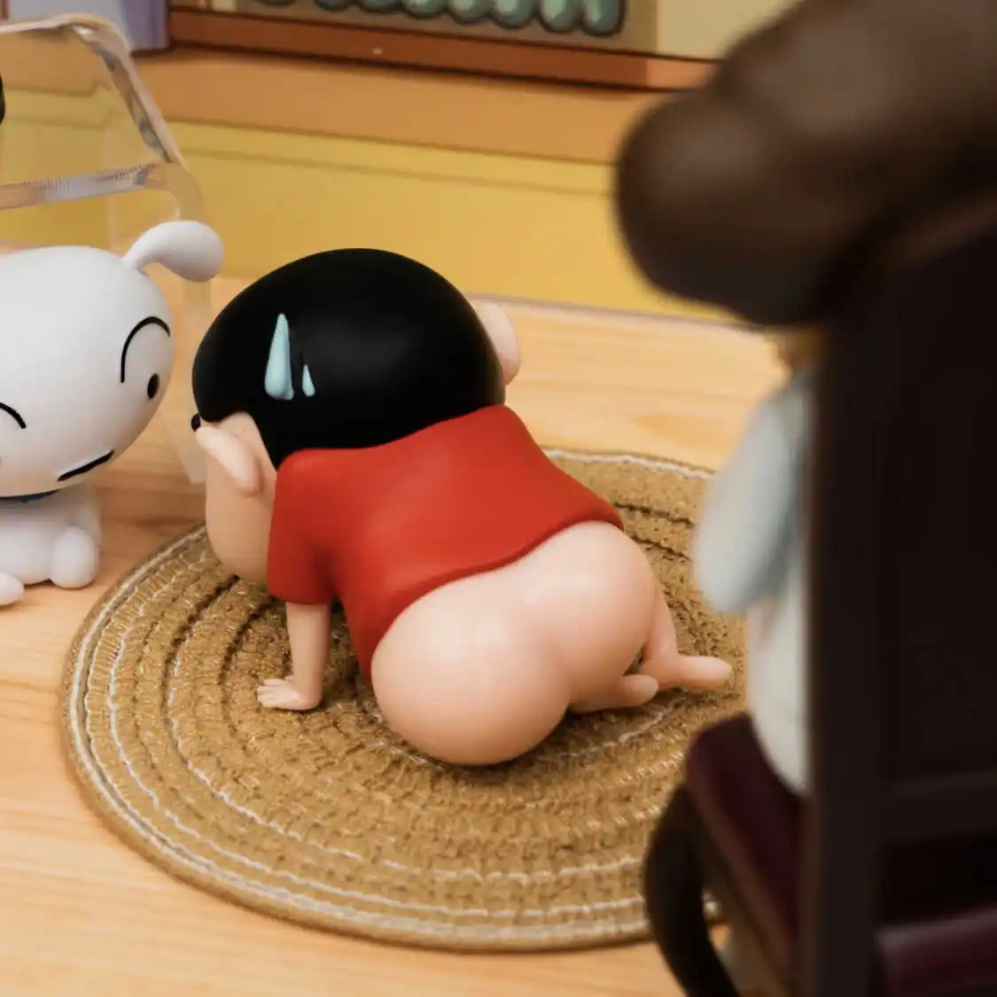 New cutey Crayon Shin-chan Spanked buttocks Getting beaten up Car doll Relieve stress play with figurines Desktop ornament gifts