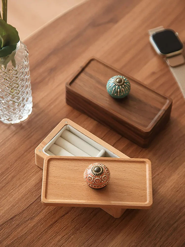 

Creative Walnut Storage Box Small Jewelry Flannel Storage Boxes Proposal Engagement Box Portable Caja De Almacenamiento קופסה