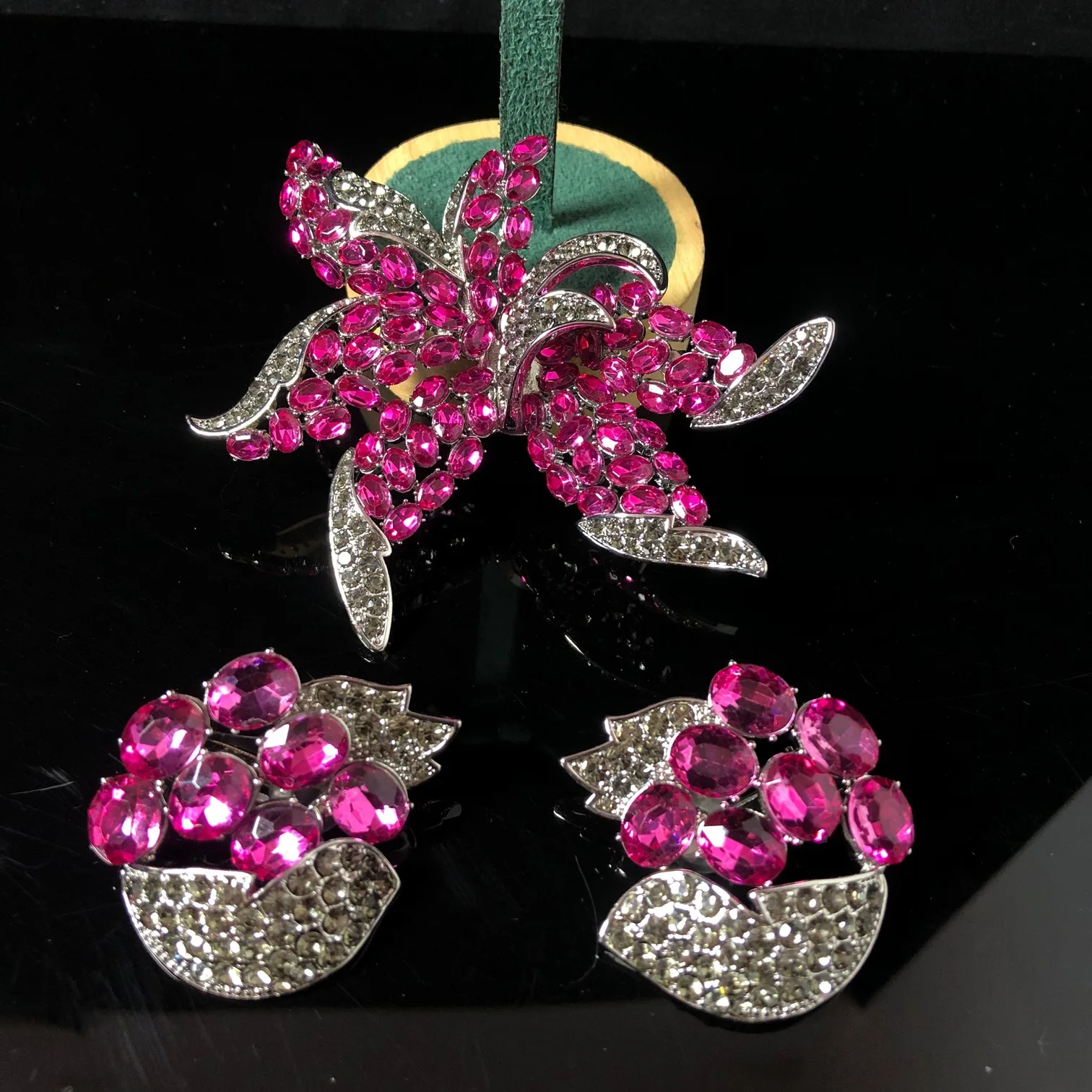 broche-de-flor-de-lujo-con-temperamento-elegante-para-mujer-accesorios-de-abrigo-con-diamantes-de-imitacion-corsage-de-flor-morada-pendientes