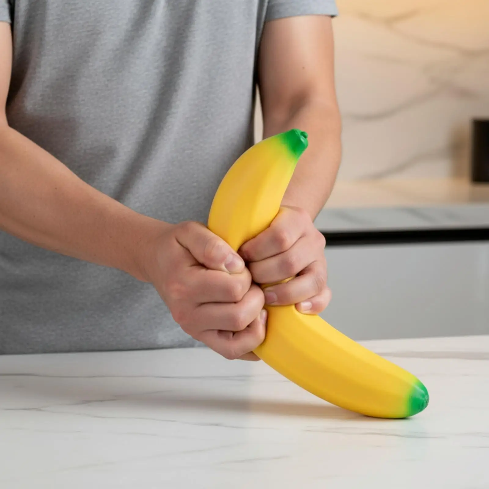 jouet-banane-a-deformation-progressive-realiste-pour-bureau-table-de-travail