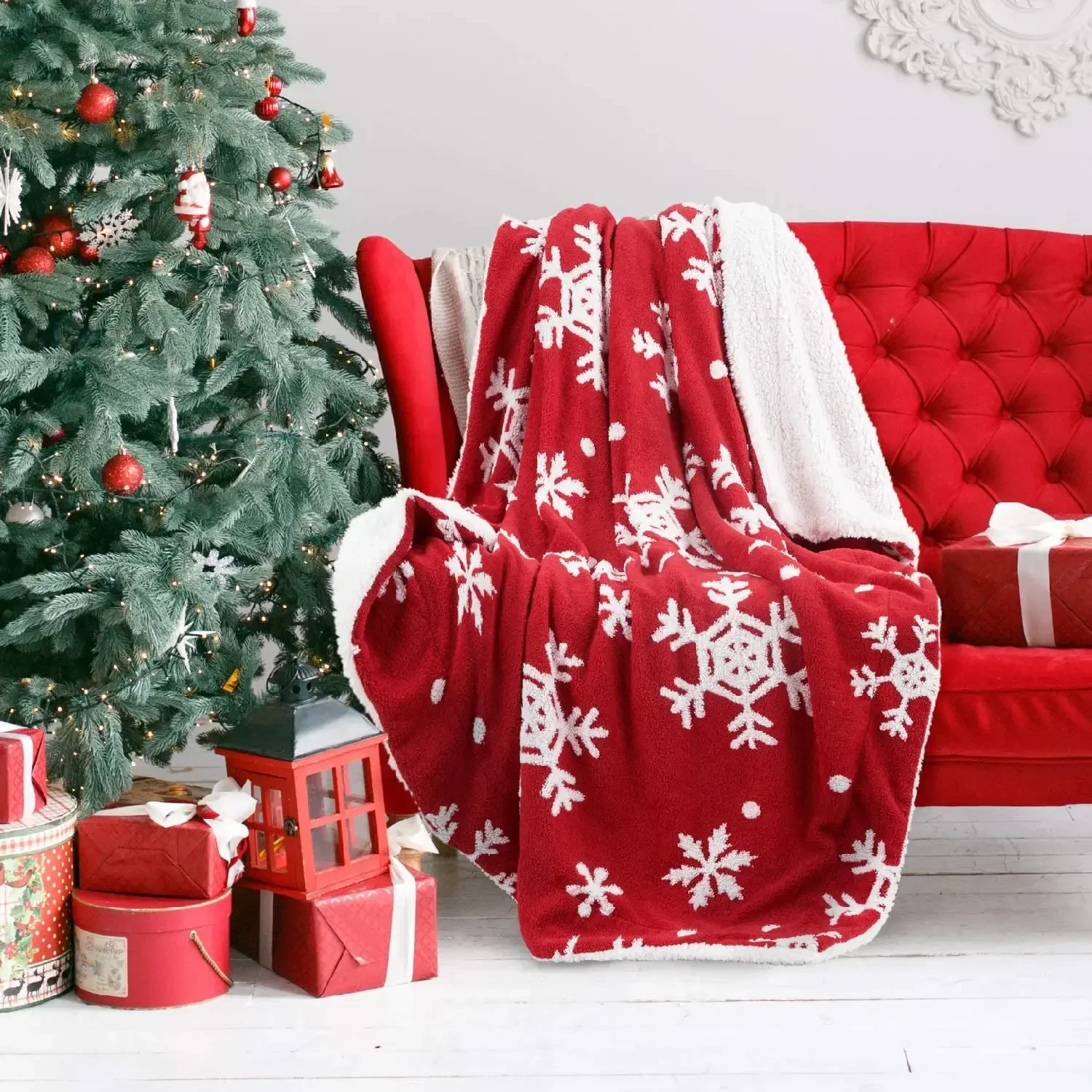 Bedsure Christmas Holiday Sherpa Fleece Throw Blanket Snowflake Red and White Fuzzy Warm Couch Sofa and Gift 50x60 inches