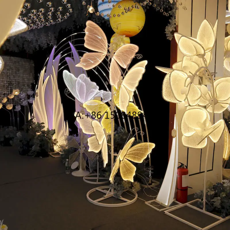 Luxury Romantic LED Butterfly Backdrop Light Gold Metal Wing Stand for Wedding Decor