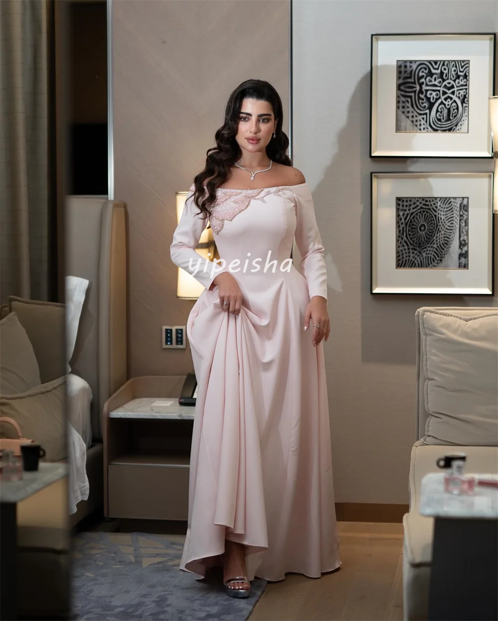 Sukienki wieczorowe z cekinami i koralikami, szyte na miarę, w stylu Sparkle Pastrol, o kroju A-line, z odkrytymi ramionami, długie, wysokiej jakości.